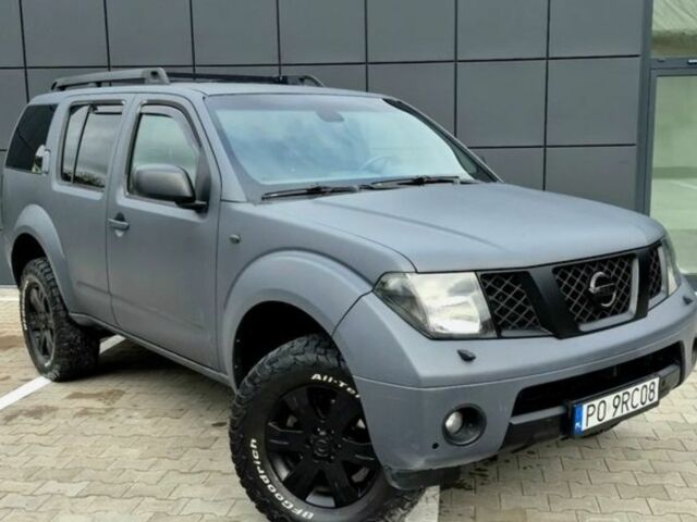 Сірий Ніссан Патфайндер, об'ємом двигуна 2.5 л та пробігом 225 тис. км за 4200 $, фото 1 на Automoto.ua
