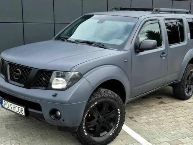 Сірий Ніссан Патфайндер, об'ємом двигуна 2.5 л та пробігом 225 тис. км за 3500 $, фото 2 на Automoto.ua