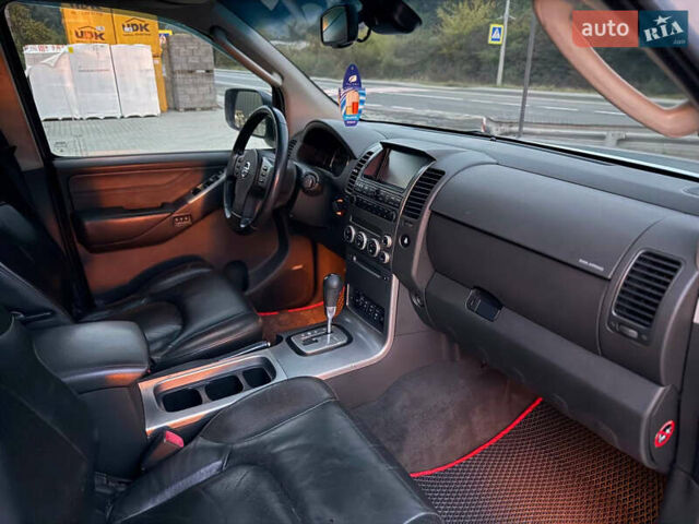 Сірий Ніссан Патфайндер, об'ємом двигуна 2.5 л та пробігом 244 тис. км за 10600 $, фото 11 на Automoto.ua