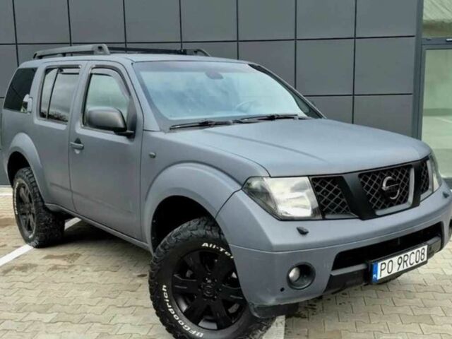 Сірий Ніссан Патфайндер, об'ємом двигуна 2.5 л та пробігом 225 тис. км за 3500 $, фото 1 на Automoto.ua