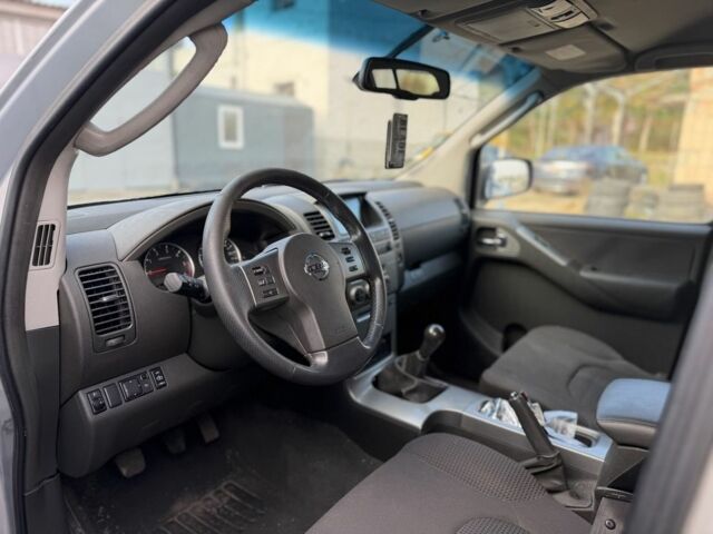 Ниссан Патфайндер 2007 в Ровно на Automoto.ua Серый Ниссан Патфайндер, объемом двигателя 2.5 л и пробегом 200 тыс. км за 2000 $, фото 7 на Automoto.ua