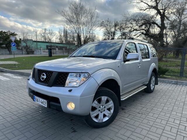 Серый Ниссан Патфайндер, объемом двигателя 2.5 л и пробегом 200 тыс. км за 5700 $, фото 14 на Automoto.ua