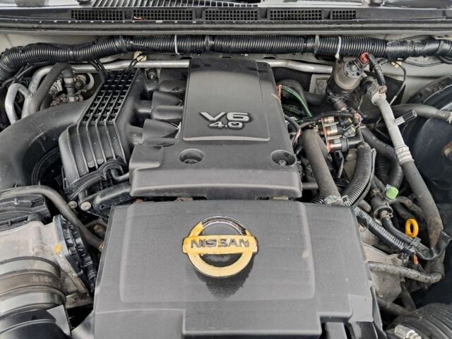 Серый Ниссан Патфайндер, объемом двигателя 4 л и пробегом 278 тыс. км за 5500 $, фото 10 на Automoto.ua