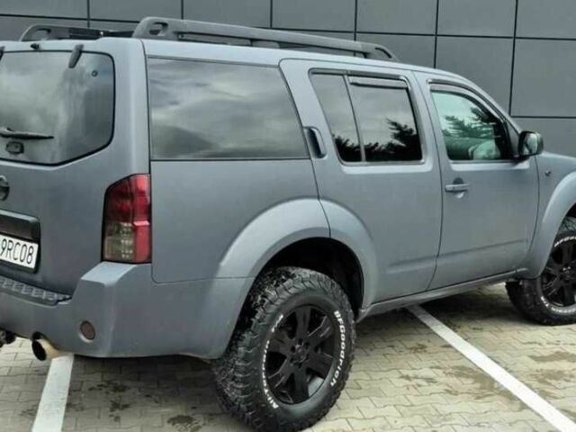 Сірий Ніссан Патфайндер, об'ємом двигуна 2.5 л та пробігом 225 тис. км за 3500 $, фото 4 на Automoto.ua