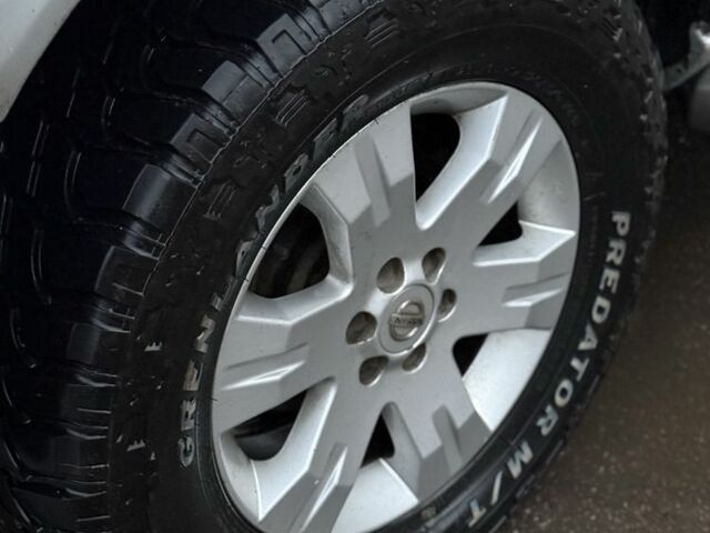 Ниссан Патфайндер 2007 в Харькове на Automoto.ua Серый Ниссан Патфайндер, объемом двигателя 2.5 л и пробегом 141 тыс. км за 5000 $, фото 4 на Automoto.ua