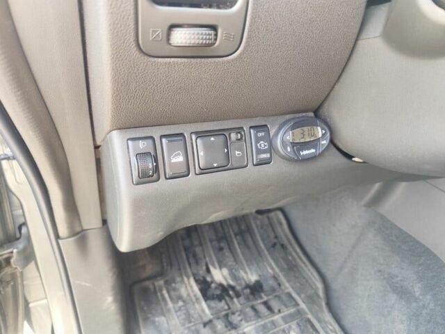 Серый Ниссан Патфайндер, объемом двигателя 2.5 л и пробегом 255 тыс. км за 3493 $, фото 15 на Automoto.ua