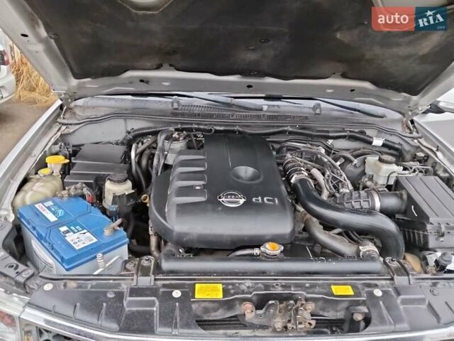 Серый Ниссан Патфайндер, объемом двигателя 2.5 л и пробегом 233 тыс. км за 5300 $, фото 17 на Automoto.ua