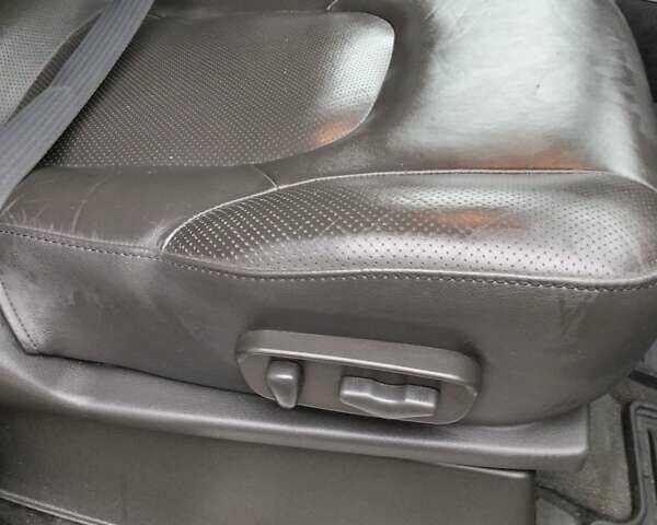 Серый Ниссан Патфайндер, объемом двигателя 2.5 л и пробегом 233 тыс. км за 5300 $, фото 25 на Automoto.ua