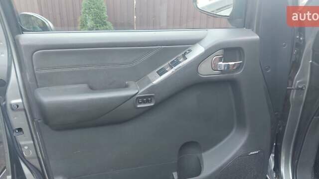 Ниссан Патфайндер 2008 в Тячеве на Automoto.ua Серый Ниссан Патфайндер, объемом двигателя 2.5 л и пробегом 280 тыс. км за 7800 $, фото 4 на Automoto.ua