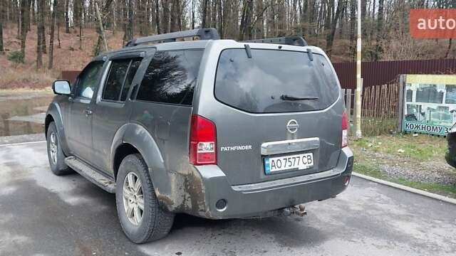 Ниссан Патфайндер 2008 в Тячеве на Automoto.ua Серый Ниссан Патфайндер, объемом двигателя 2.5 л и пробегом 280 тыс. км за 7800 $, фото 20 на Automoto.ua