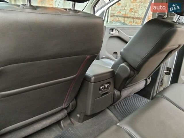 Серый Ниссан Патфайндер, объемом двигателя 2.5 л и пробегом 233 тыс. км за 5300 $, фото 12 на Automoto.ua