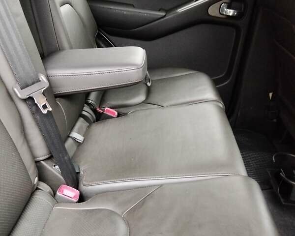 Серый Ниссан Патфайндер, объемом двигателя 2.5 л и пробегом 233 тыс. км за 5300 $, фото 15 на Automoto.ua