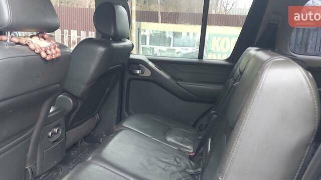 Ниссан Патфайндер 2008 в Тячеве на Automoto.ua Серый Ниссан Патфайндер, объемом двигателя 2.5 л и пробегом 280 тыс. км за 7800 $, фото 16 на Automoto.ua