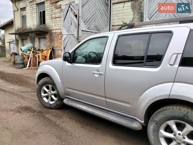 Серый Ниссан Патфайндер, объемом двигателя 2.5 л и пробегом 233 тыс. км за 5300 $, фото 20 на Automoto.ua