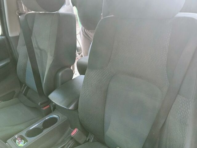 Серый Ниссан Патфайндер, объемом двигателя 2.5 л и пробегом 300 тыс. км за 14000 $, фото 7 на Automoto.ua