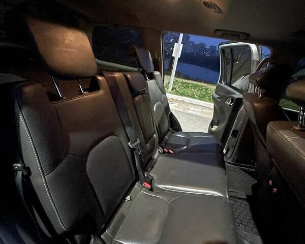 Сірий Ніссан Патфайндер, об'ємом двигуна 2.5 л та пробігом 192 тис. км за 19000 $, фото 8 на Automoto.ua