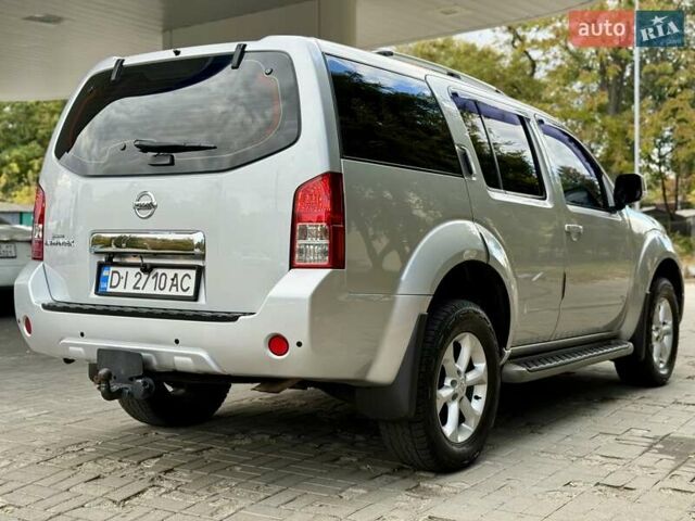 Серый Ниссан Патфайндер, объемом двигателя 2.5 л и пробегом 169 тыс. км за 12999 $, фото 10 на Automoto.ua