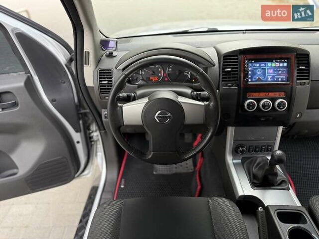 Серый Ниссан Патфайндер, объемом двигателя 2.5 л и пробегом 169 тыс. км за 12999 $, фото 21 на Automoto.ua