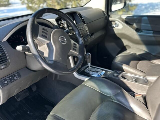 Серый Ниссан Патфайндер, объемом двигателя 2.5 л и пробегом 120 тыс. км за 15600 $, фото 11 на Automoto.ua