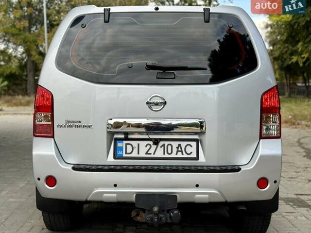 Серый Ниссан Патфайндер, объемом двигателя 2.5 л и пробегом 169 тыс. км за 12999 $, фото 11 на Automoto.ua