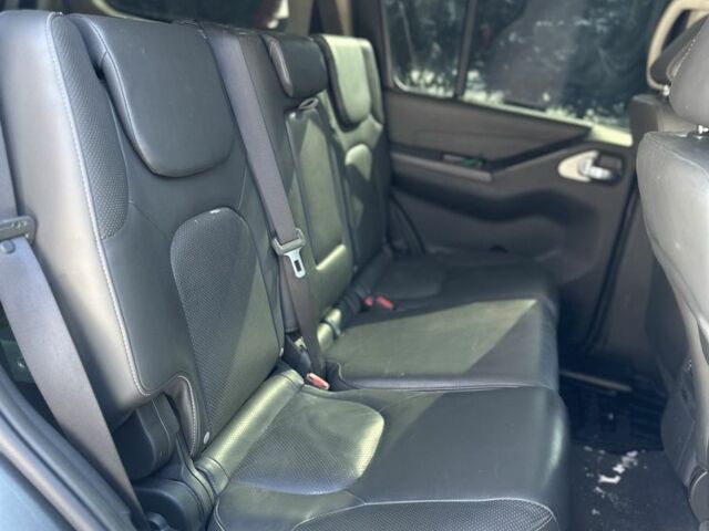 Серый Ниссан Патфайндер, объемом двигателя 2.5 л и пробегом 120 тыс. км за 15600 $, фото 16 на Automoto.ua