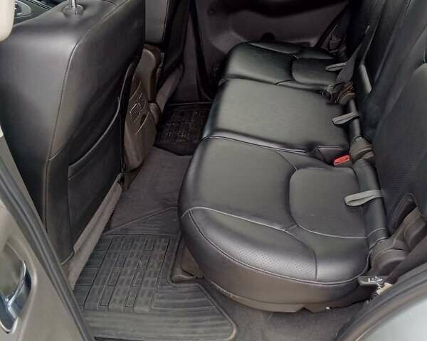 Серый Ниссан Патфайндер, объемом двигателя 2.49 л и пробегом 156 тыс. км за 12500 $, фото 6 на Automoto.ua