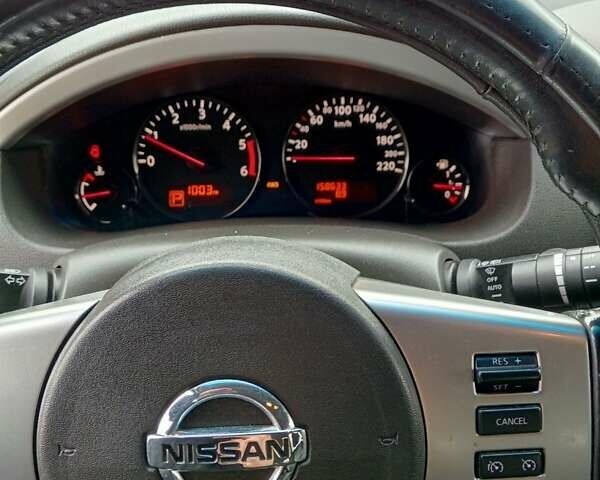 Серый Ниссан Патфайндер, объемом двигателя 2.49 л и пробегом 156 тыс. км за 12500 $, фото 7 на Automoto.ua