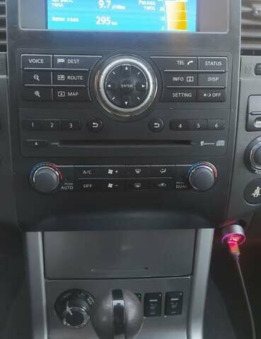 Серый Ниссан Патфайндер, объемом двигателя 2.5 л и пробегом 137 тыс. км за 17500 $, фото 8 на Automoto.ua