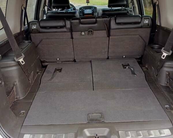 Серый Ниссан Патфайндер, объемом двигателя 2.49 л и пробегом 156 тыс. км за 12500 $, фото 5 на Automoto.ua