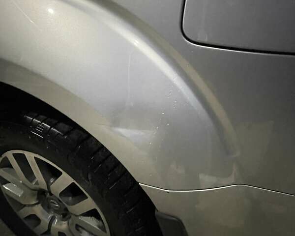 Сірий Ніссан Патфайндер, об'ємом двигуна 2.5 л та пробігом 192 тис. км за 19000 $, фото 15 на Automoto.ua