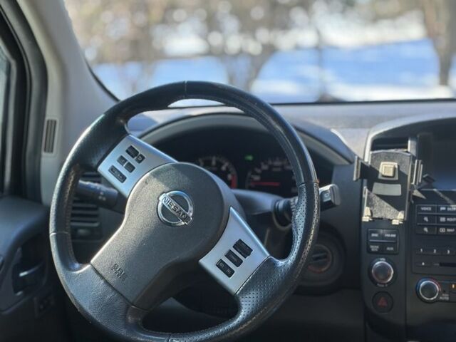 Серый Ниссан Патфайндер, объемом двигателя 2.5 л и пробегом 120 тыс. км за 15600 $, фото 13 на Automoto.ua