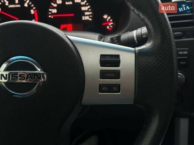 Серый Ниссан Патфайндер, объемом двигателя 2.5 л и пробегом 150 тыс. км за 18000 $, фото 20 на Automoto.ua