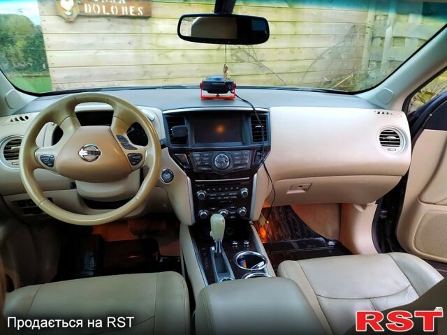 Серый Ниссан Патфайндер, объемом двигателя 3.5 л и пробегом 358 тыс. км за 9100 $, фото 8 на Automoto.ua