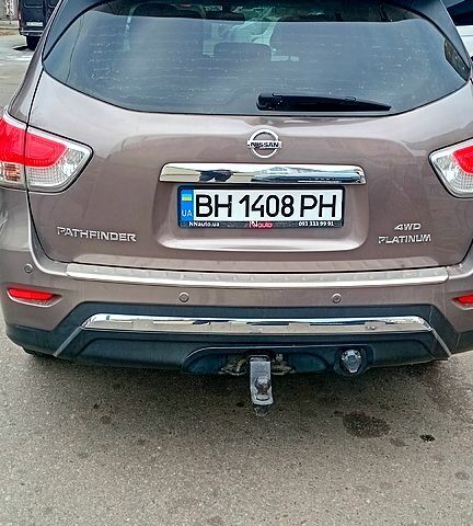 Серый Ниссан Патфайндер, объемом двигателя 3.5 л и пробегом 358 тыс. км за 9100 $, фото 5 на Automoto.ua