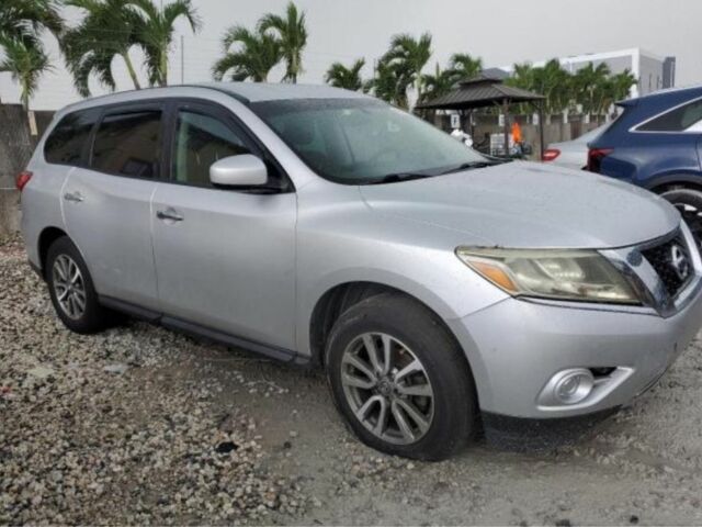 Сірий Ніссан Патфайндер, об'ємом двигуна 3.5 л та пробігом 270 тис. км за 5000 $, фото 4 на Automoto.ua