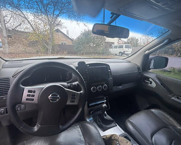 Серый Ниссан Патфайндер, объемом двигателя 2.5 л и пробегом 213 тыс. км за 16500 $, фото 12 на Automoto.ua