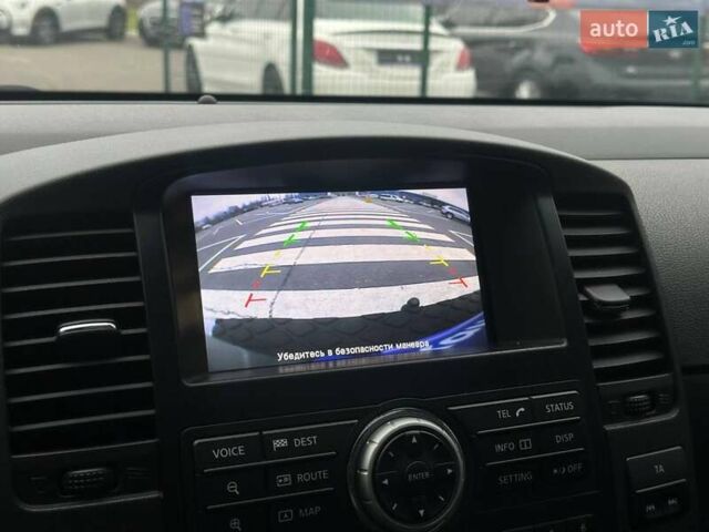 Серый Ниссан Патфайндер, объемом двигателя 2.5 л и пробегом 150 тыс. км за 18000 $, фото 22 на Automoto.ua