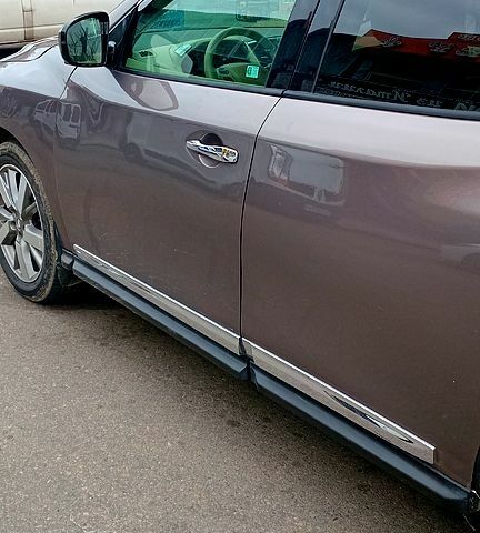 Серый Ниссан Патфайндер, объемом двигателя 3.5 л и пробегом 358 тыс. км за 9100 $, фото 3 на Automoto.ua