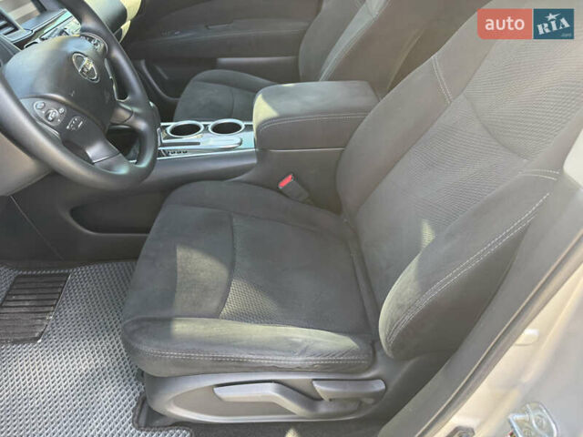 Сірий Ніссан Патфайндер, об'ємом двигуна 3.5 л та пробігом 239 тис. км за 11500 $, фото 13 на Automoto.ua