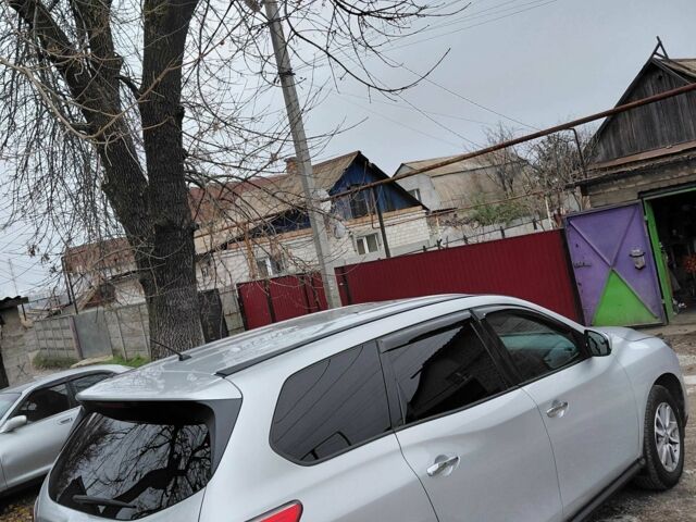 Сірий Ніссан Патфайндер, об'ємом двигуна 3.5 л та пробігом 240 тис. км за 13000 $, фото 16 на Automoto.ua