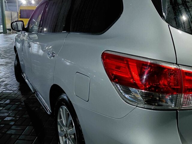 Сірий Ніссан Патфайндер, об'ємом двигуна 3.5 л та пробігом 240 тис. км за 13000 $, фото 6 на Automoto.ua