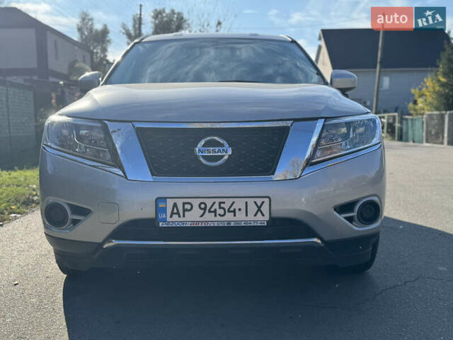Сірий Ніссан Патфайндер, об'ємом двигуна 3.5 л та пробігом 239 тис. км за 11500 $, фото 1 на Automoto.ua