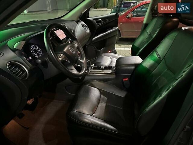Серый Ниссан Патфайндер, объемом двигателя 2.49 л и пробегом 164 тыс. км за 12799 $, фото 8 на Automoto.ua