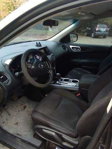 Серый Ниссан Патфайндер, объемом двигателя 3.5 л и пробегом 205 тыс. км за 11800 $, фото 2 на Automoto.ua