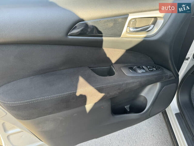 Сірий Ніссан Патфайндер, об'ємом двигуна 3.5 л та пробігом 239 тис. км за 11500 $, фото 11 на Automoto.ua