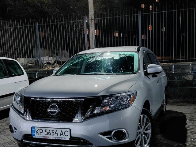 Сірий Ніссан Патфайндер, об'ємом двигуна 3.5 л та пробігом 240 тис. км за 13000 $, фото 1 на Automoto.ua