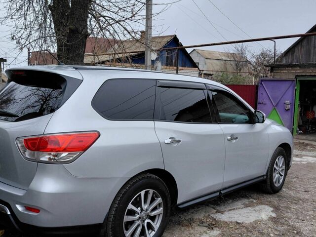 Сірий Ніссан Патфайндер, об'ємом двигуна 3.5 л та пробігом 240 тис. км за 13000 $, фото 17 на Automoto.ua