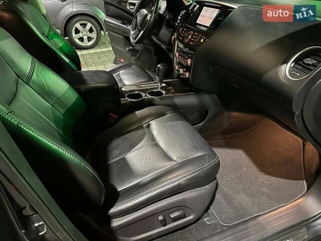 Серый Ниссан Патфайндер, объемом двигателя 2.49 л и пробегом 164 тыс. км за 12799 $, фото 7 на Automoto.ua