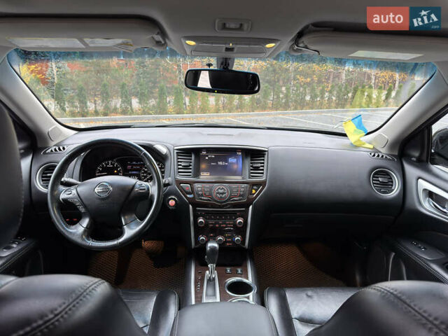 Серый Ниссан Патфайндер, объемом двигателя 3.5 л и пробегом 148 тыс. км за 12500 $, фото 14 на Automoto.ua