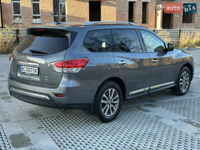 Серый Ниссан Патфайндер, объемом двигателя 3.5 л и пробегом 186 тыс. км за 15400 $, фото 12 на Automoto.ua